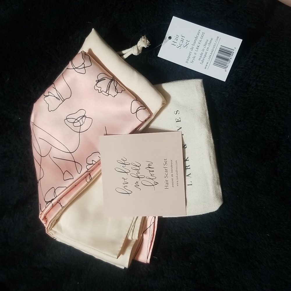 Lark and Ives Scarf set